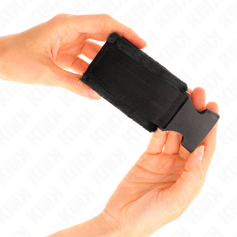 Vista 4 de Kink - Muñequeras Nylon Negro Modelo 1 Ajustable 25-35 Cm X 6 Cm