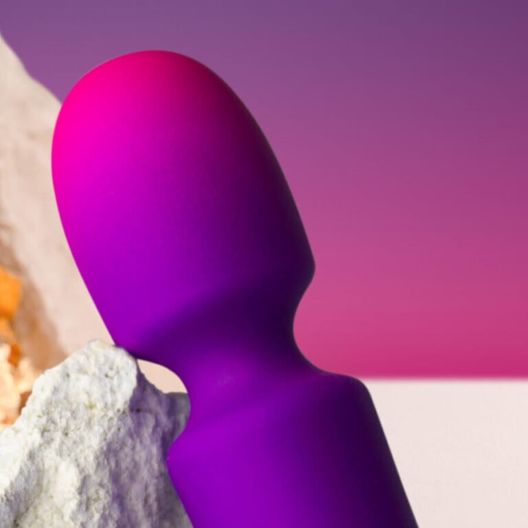 ROCKS- OFF - GLO- GIRL VIBRADOR WAND MINI MORADO - Imagen 2