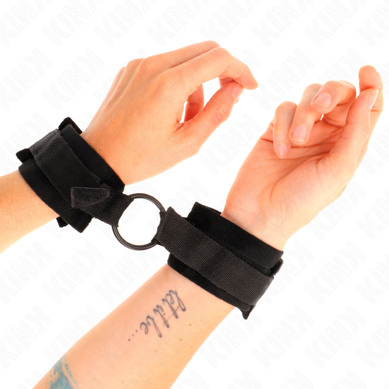 KINK - MUÑEQUERAS 25 CM PARA PRINCIPIANTES CON ANILLA 4 CM NEGRO AJUSTABLE 15-25 CM - BDSM & BONDAGE - El Arte del …