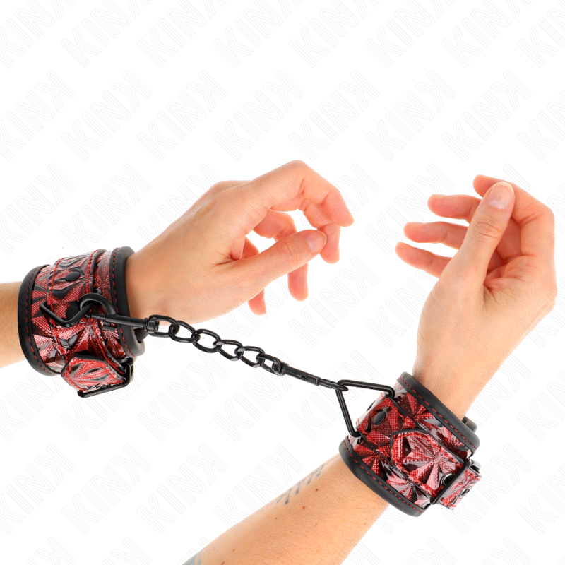 KINK - MUÑEQUERAS CON PATRÓN DE DIAMANTES ROJO OSCURO AJUSTABLE 17-26 CM X 5.5 CM - BDSM & BONDAGE - El Arte del Pl…