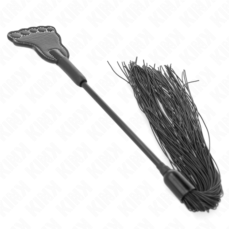 KINK - PALA FORMA DE PIE CON LÁTIGO DE BORLA 31 CM - Artículos BDSM - El Arte del Placer